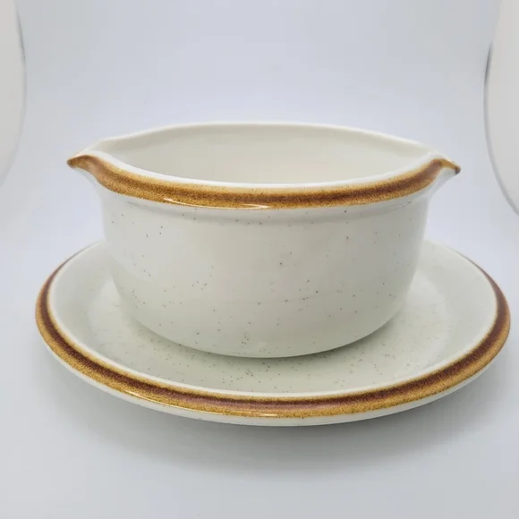 Vintage Mikasa Natural Beauty C9000 Gravy Boat with Underplate Stoneware - Picture 6 of 9